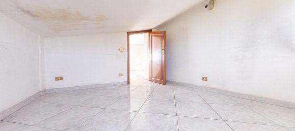 Apartamento de 5 divisões em Guidonia Montecelio, Italy N.º 4773 35
