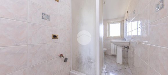 Apartamento de 5 divisões em Guidonia Montecelio, Italy N.º 4773 31