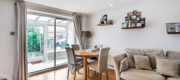 2 bedrooms House in Crawley, United Kingdom No. 1077 6