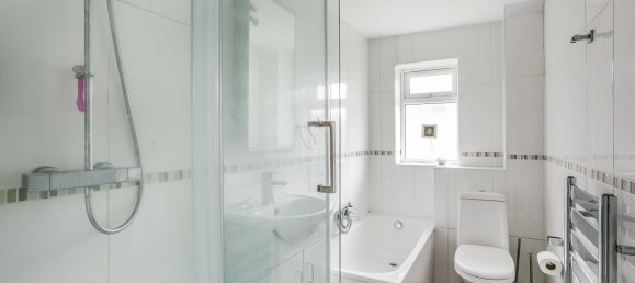 2 bedrooms House in Crawley, United Kingdom No. 1077 11