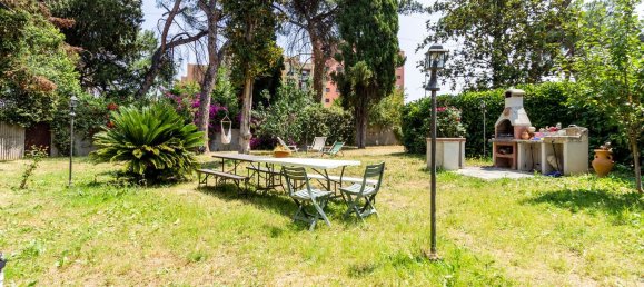 6 rooms Apartment in Rome, Italy No. 273795 2