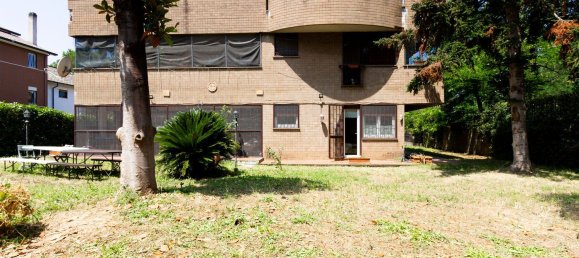 6 rooms Apartment in Rome, Italy No. 273795 4