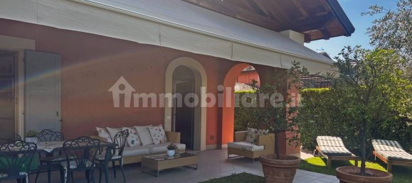 2 bedrooms House in San Felice del Benaco, Italy No. 299095 3