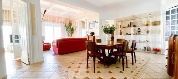 Casa de 6 dormitorios en Les Sables-d'Olonne, France No. 201951 2