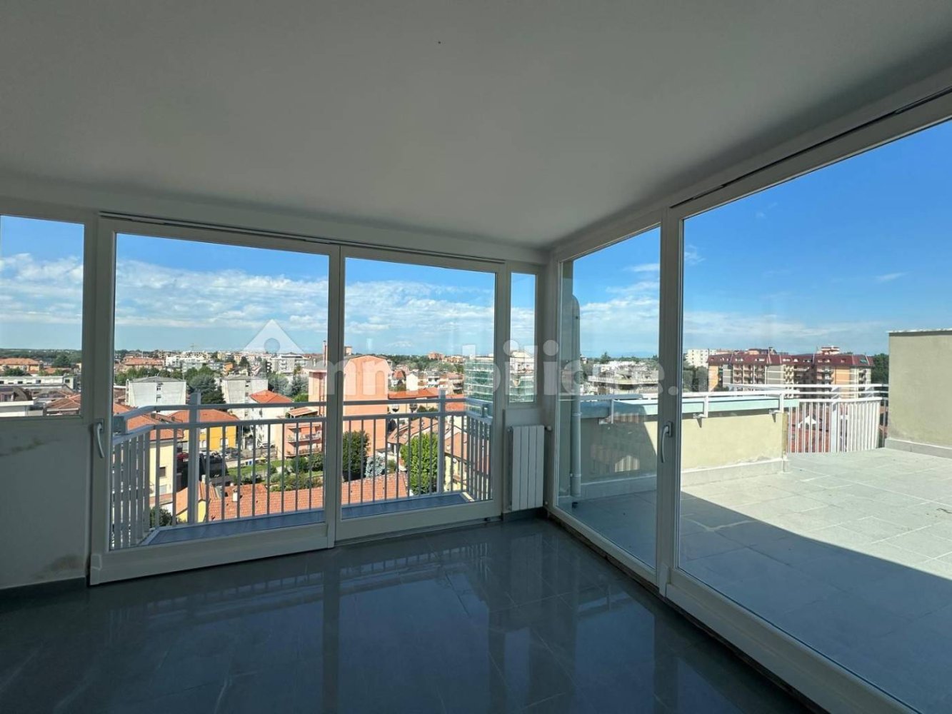 2 غرف نوم بانتهاوس في Rho, Italy رقم 363507