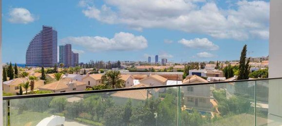 2 bedrooms Apartment in Limassol, Cyprus No. 11042 7