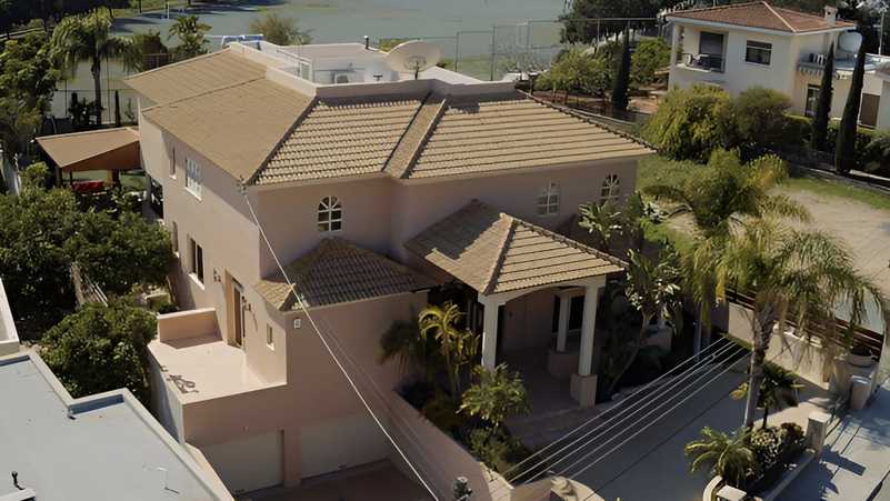 5 bedrooms House in Germasogeia, Cyprus No. 17070