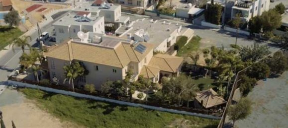 5 bedrooms House in Germasogeia, Cyprus No. 17070 7