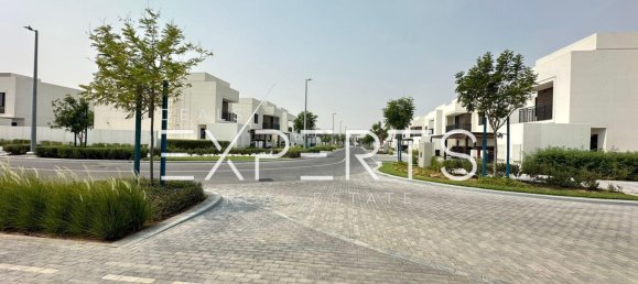 3 bedrooms Townhouse in Yas Island, UAE No. 66004 7