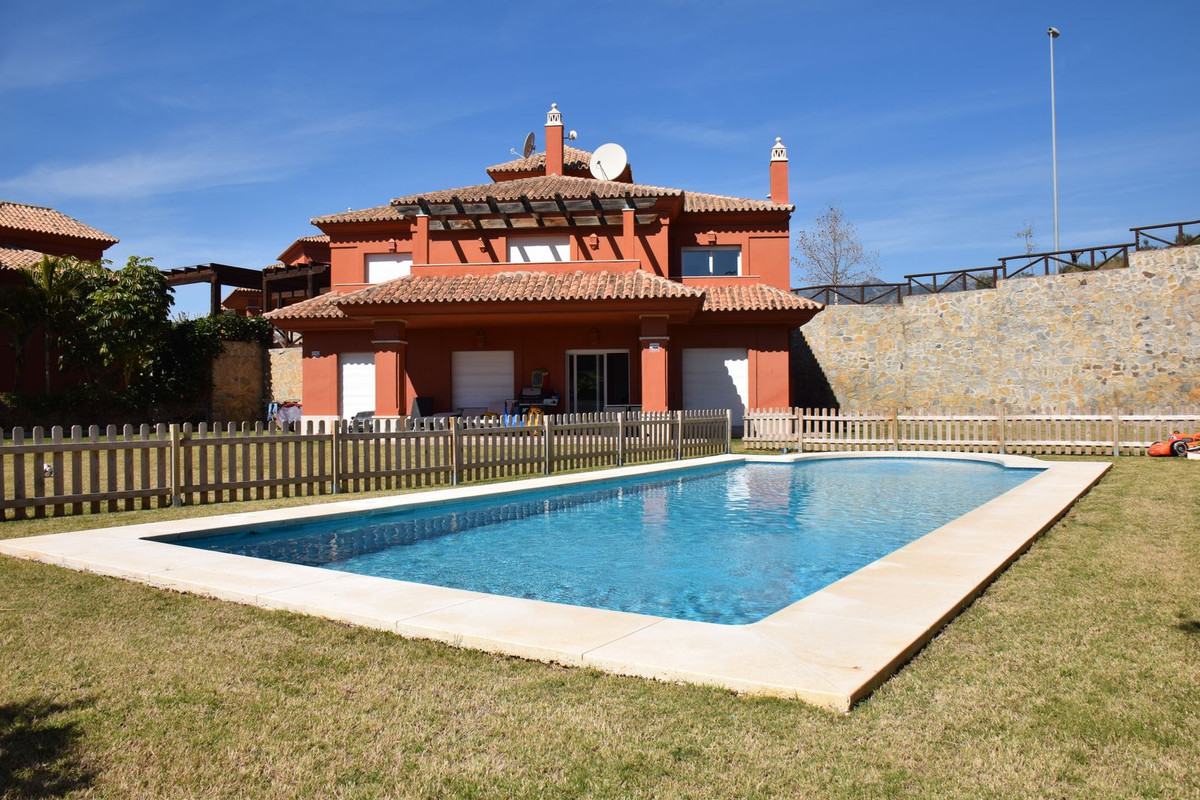 4 bedrooms Villa in Marbella, Spain No. 184404