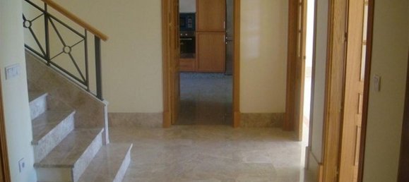 4 bedrooms Villa in Marbella, Spain No. 184404 4