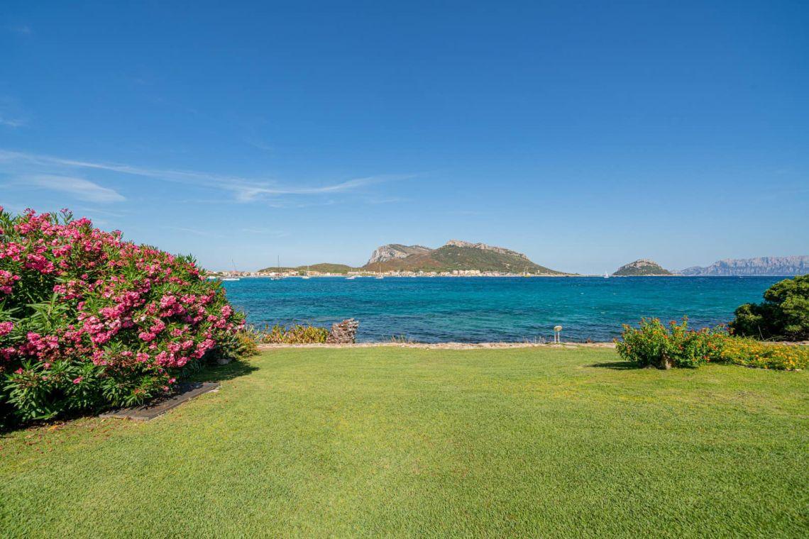 Квартира с 4 комнатами в Гольфо Аранчи, Италия № 226642