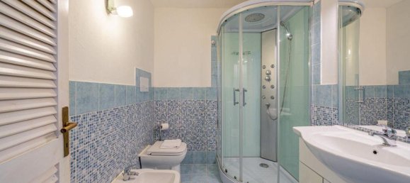 Квартира с 4 комнатами в Гольфо Аранчи, Италия № 226642 16