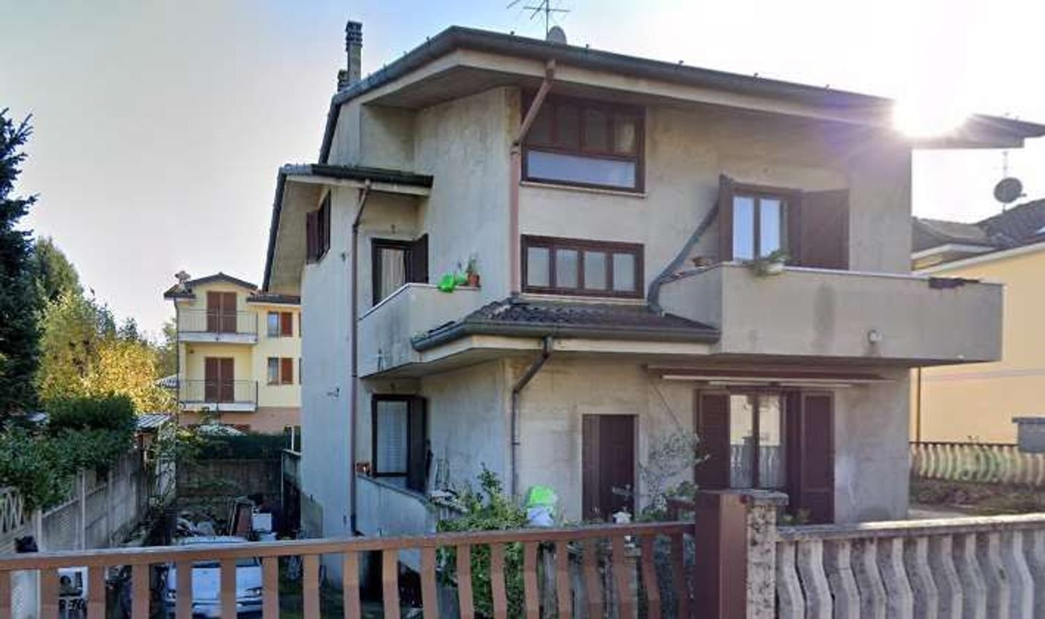 Дом с 6 комнатами в Чезано Мадерно, Италия № 7811