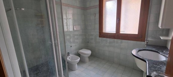 5 chambres Maison à Torri di Quartesolo, Italy No. 321736 21