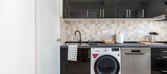 3 bedrooms Apartment in Ciutat Vella, Spain No. 28438 7