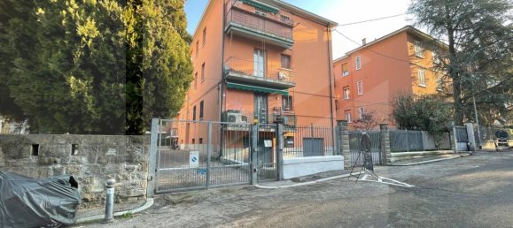 3 rooms Apartment in Casalecchio di Reno, Italy No. 22695 5
