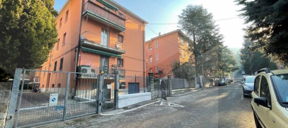 3 rooms Apartment in Casalecchio di Reno, Italy No. 22695 10