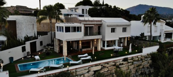 4 bedrooms House in Estepona, Spain No. 44446 17