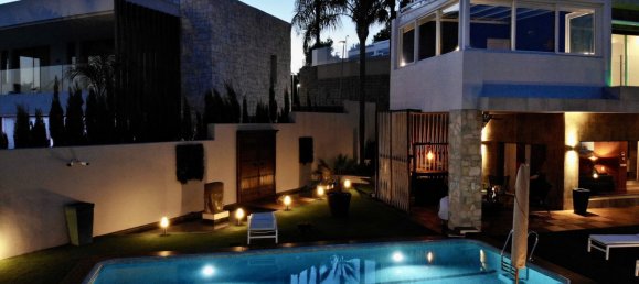 4 bedrooms House in Estepona, Spain No. 44446 6