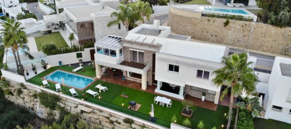 4 bedrooms House in Estepona, Spain No. 44446 2