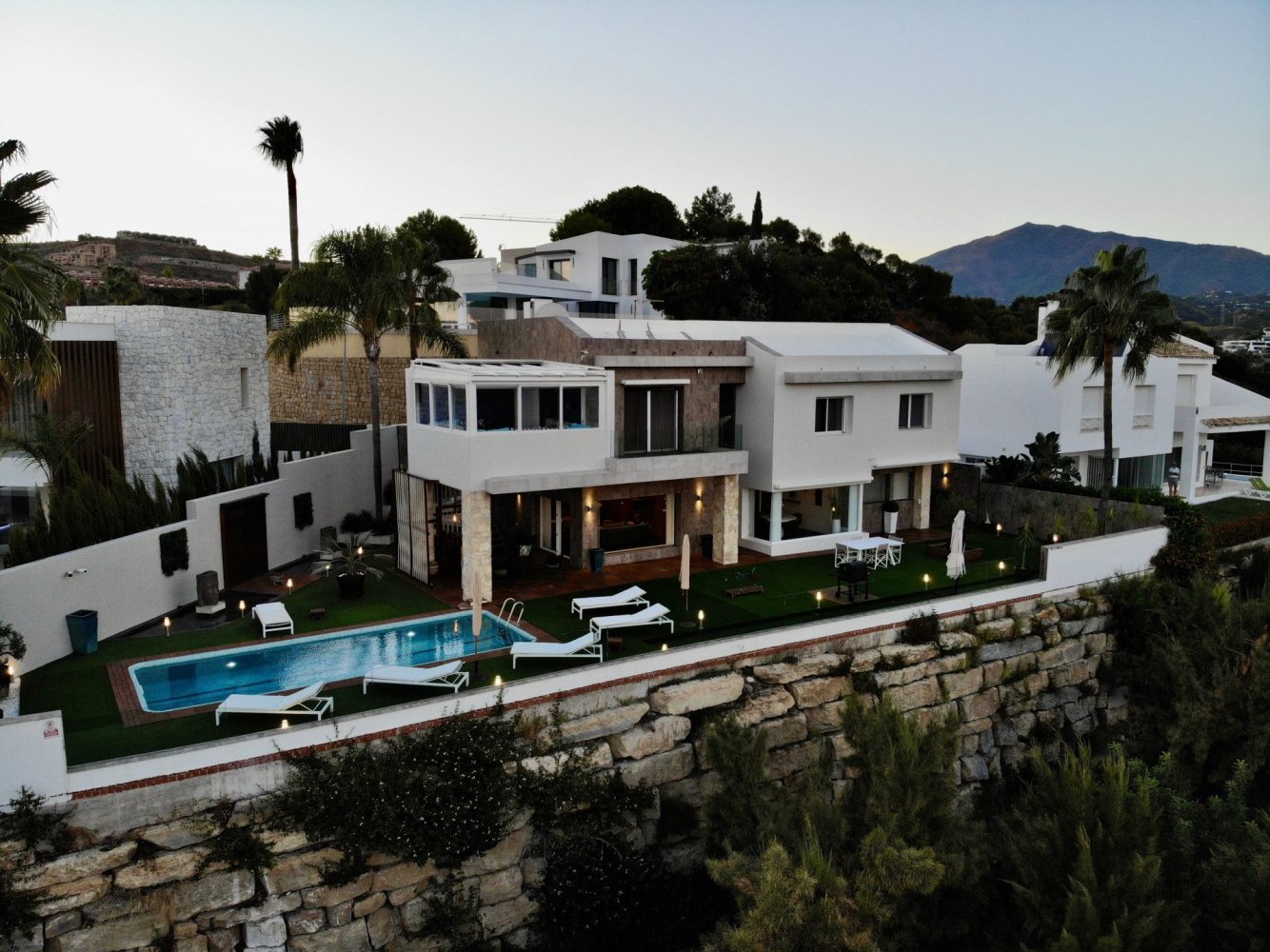 4 bedrooms House in Estepona, Spain No. 44446