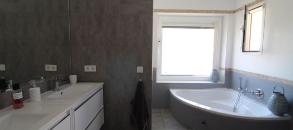 4 bedrooms House in Estepona, Spain No. 44446 27