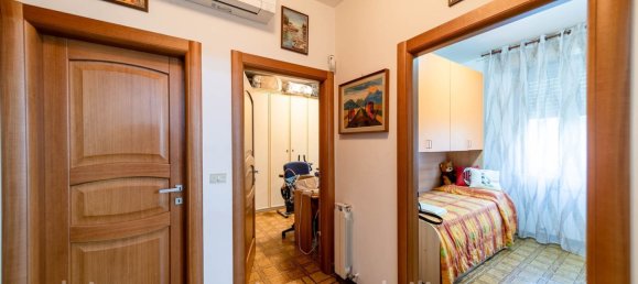 Apartamento de 4 dormitorios en Rimini, Italy No. 319341 9
