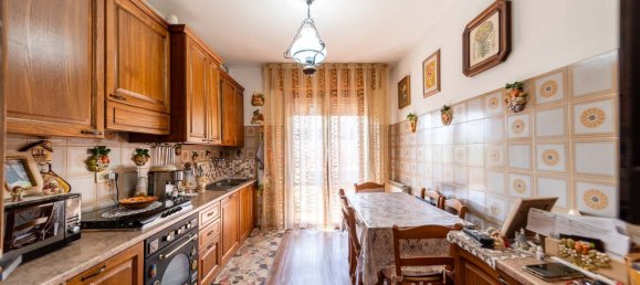 Apartamento de 4 dormitorios en Rimini, Italy No. 319341 8