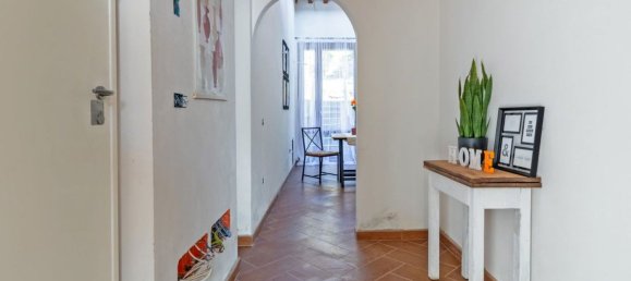 3 rooms Apartment in Lastra a Signa, Italy No. 50655 2