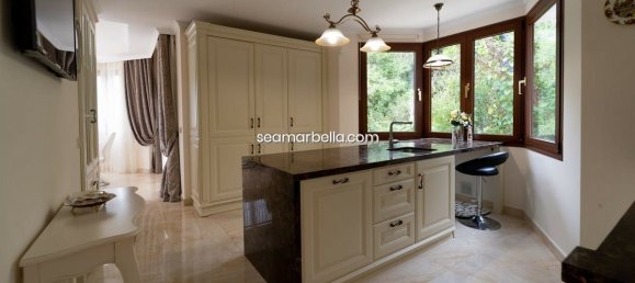 5 bedrooms Villa in Marbella, Spain No. 112546 7