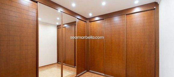 5 bedrooms Villa in Marbella, Spain No. 112546 22