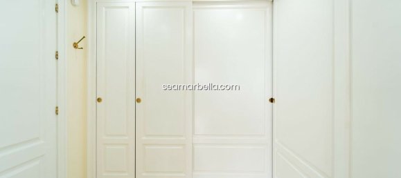 5 bedrooms Villa in Marbella, Spain No. 112546 12