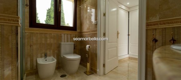 5 bedrooms Villa in Marbella, Spain No. 112546 13