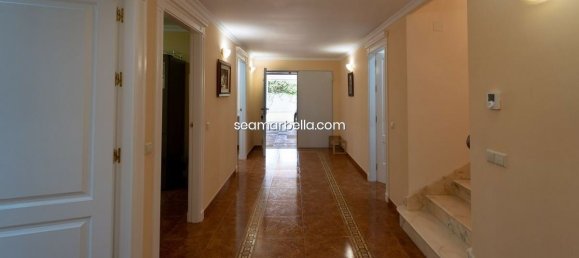 5 bedrooms Villa in Marbella, Spain No. 112546 21