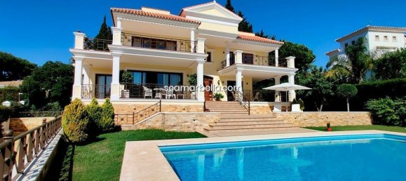 5 bedrooms Villa in Marbella, Spain No. 112546 2