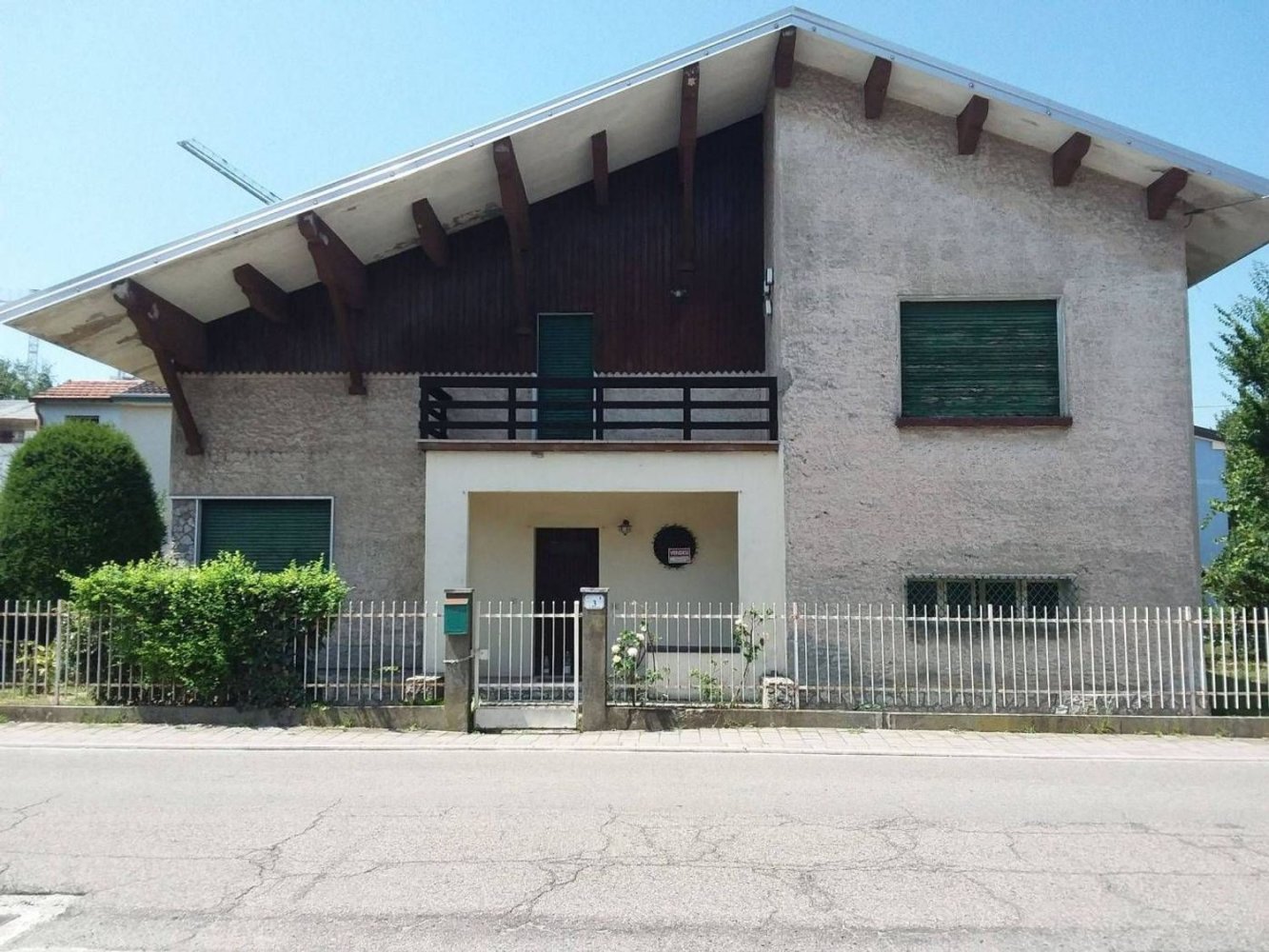 9 rooms Villa in Moglia, Italy No. 254488