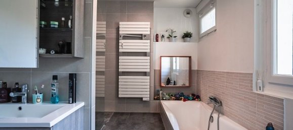 4 bedrooms House in Lesigny, France No. 162007 28