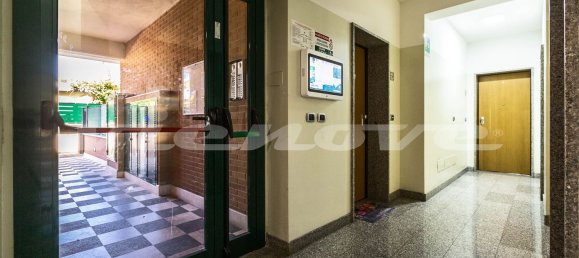 2-salle Appartement à Rome, Italy No. 12284 3