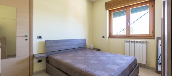 2-salle Appartement à Rome, Italy No. 12284 13