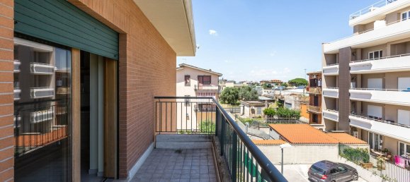 2-salle Appartement à Rome, Italy No. 12284 10