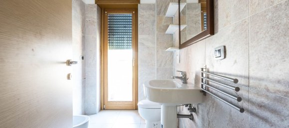 2-salle Appartement à Rome, Italy No. 12284 11