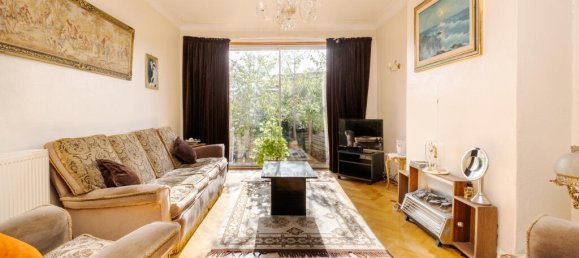 4 bedrooms Commercial property in London, United Kingdom No. 14203 30