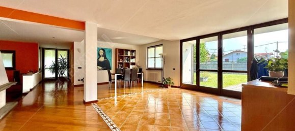 Villa de 5 habitaciónes en Uboldo, Italy No. 336404 4