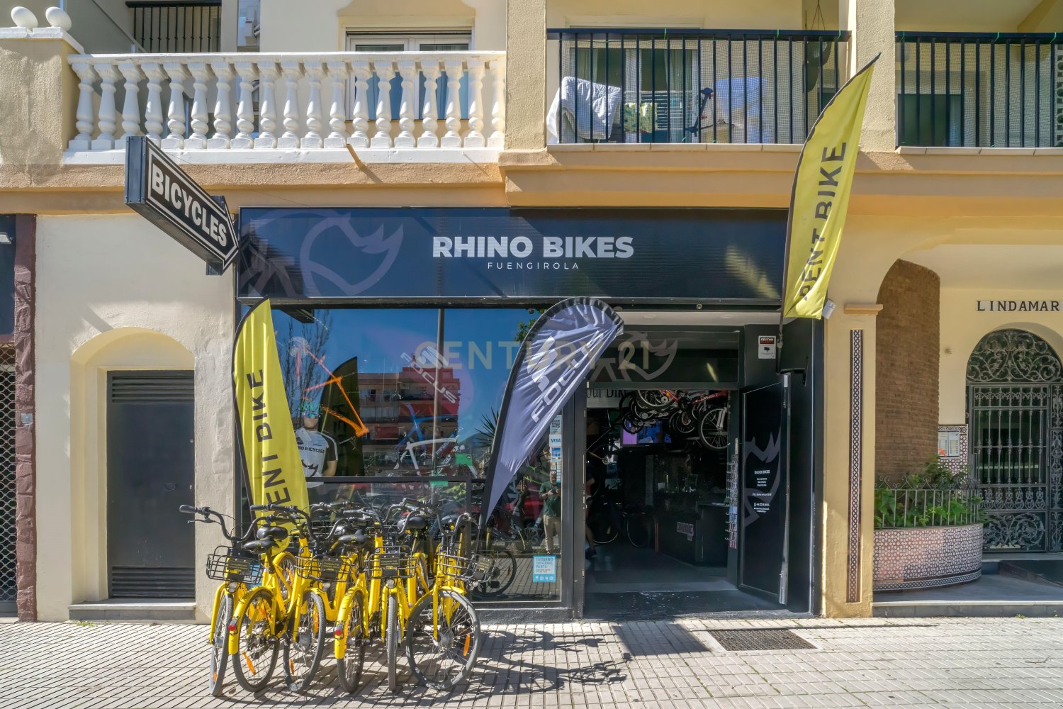 213m² Office in Fuengirola, Spain No. 184046