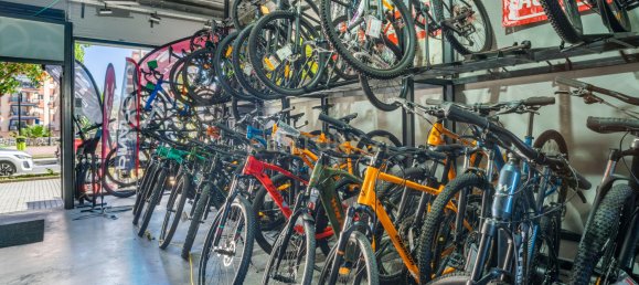 213m² Office in Fuengirola, Spain No. 184046 24