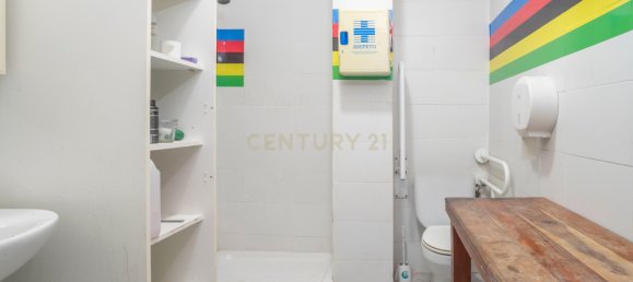 213m² Office in Fuengirola, Spain No. 184046 50