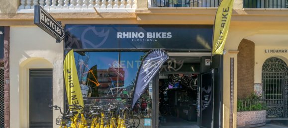 213m² Office in Fuengirola, Spain No. 184046 2