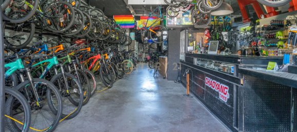 213m² Office in Fuengirola, Spain No. 184046 11