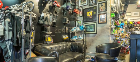 213m² Office in Fuengirola, Spain No. 184046 34